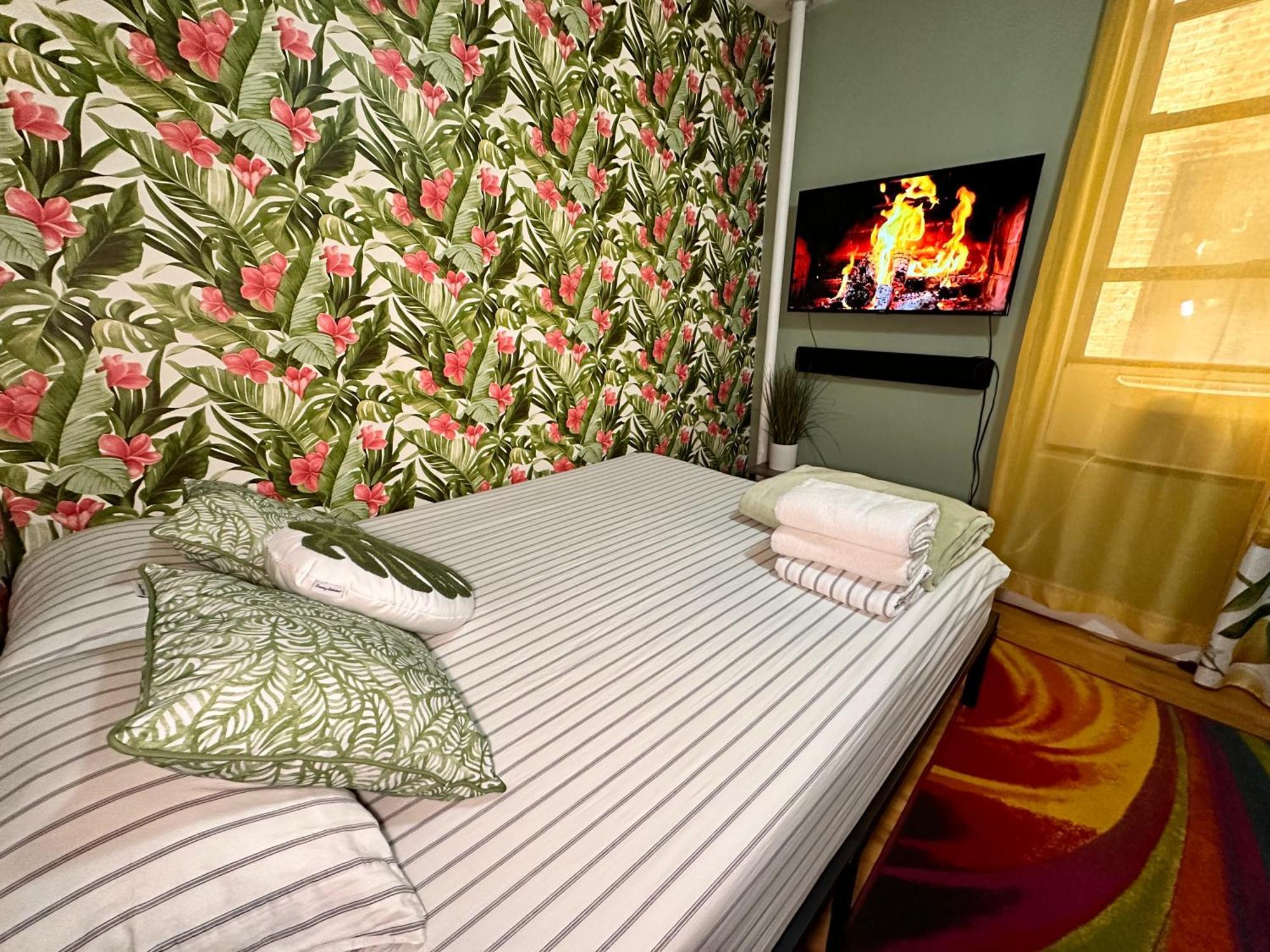 Tropical Comfort Room In Harlem Cozy Stay With Snacks & Style New York Eksteriør bilde